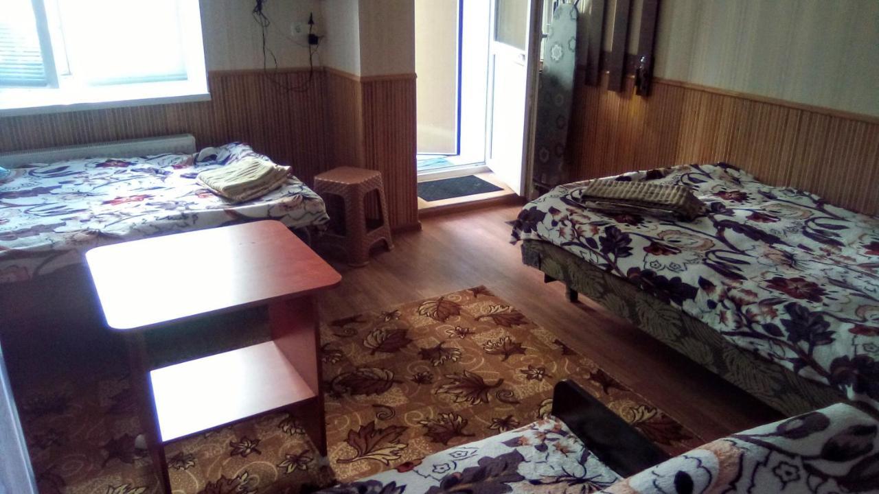1-я Слободская, 17А, угол проспекта Центрального, 3 дивана, Wi-Fi, отдельный вход. Николаев Экстерьер фото