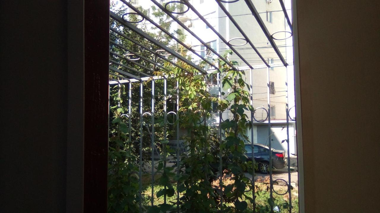 1-я Слободская, 17А, угол проспекта Центрального, 3 дивана, Wi-Fi, отдельный вход. Николаев Экстерьер фото