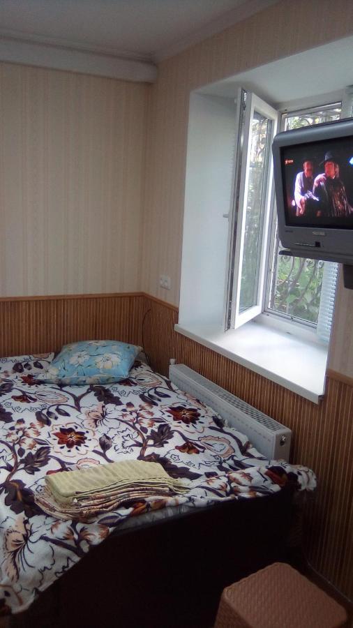 1-я Слободская, 17А, угол проспекта Центрального, 3 дивана, Wi-Fi, отдельный вход. Николаев Экстерьер фото