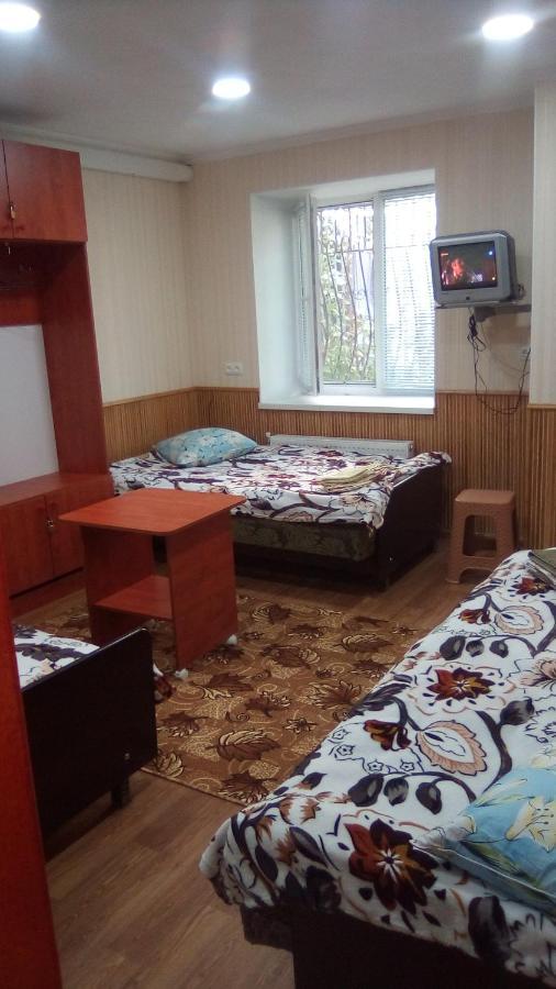 1-я Слободская, 17А, угол проспекта Центрального, 3 дивана, Wi-Fi, отдельный вход. Николаев Экстерьер фото